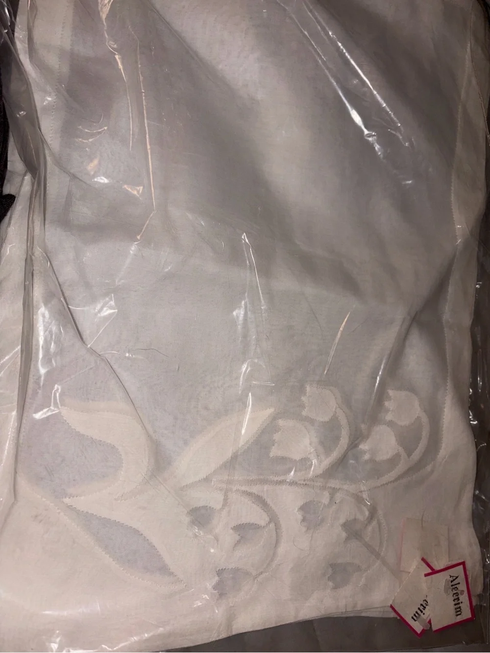 NWT Teresa Alecrim Portugal Floral Embroidered Scalloped Placemats - Set of 4